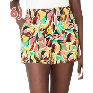 Nine West Mid Rise Pull On Stretch Multi Leaf Print Short 💕